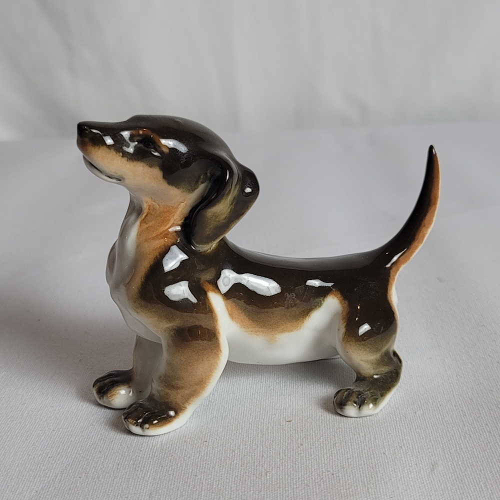 Vintage Lomonosov USSR PORCELAIN Figurine DOG Dachshund Red Mark